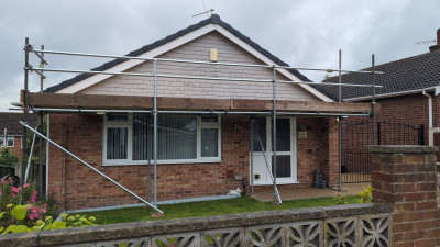 Scaffolding erected on UK bungalow in Nottingham | East Midlands