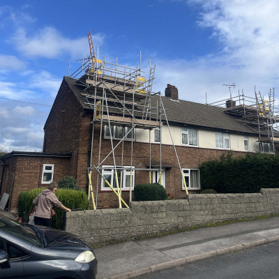 Scaffolding erected on UK house to fix roof in Nottingham | East Midlands